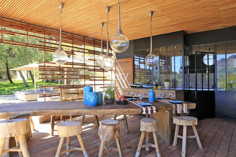 Unusual and unique setting for photo shoots in the city of Marseille